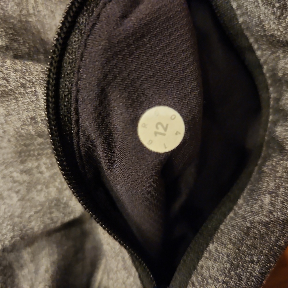 Lululemon pants - Picture 5 of 6